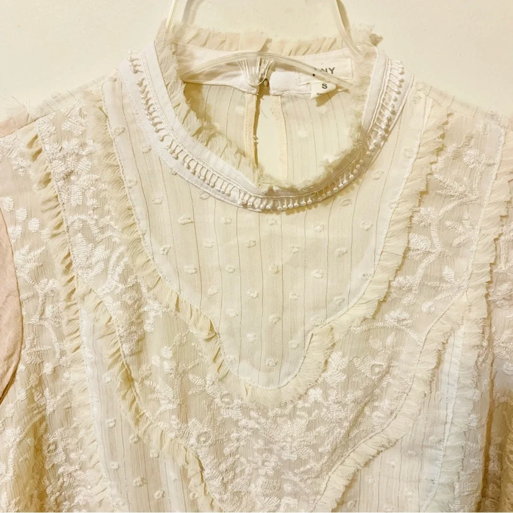 Anthropologie tiny finja